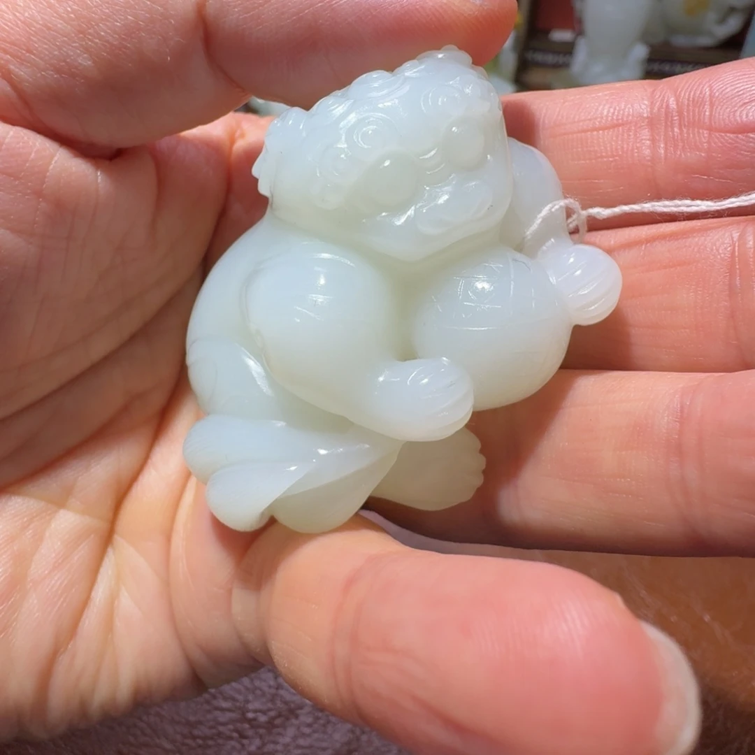 和田玉未镶嵌把件