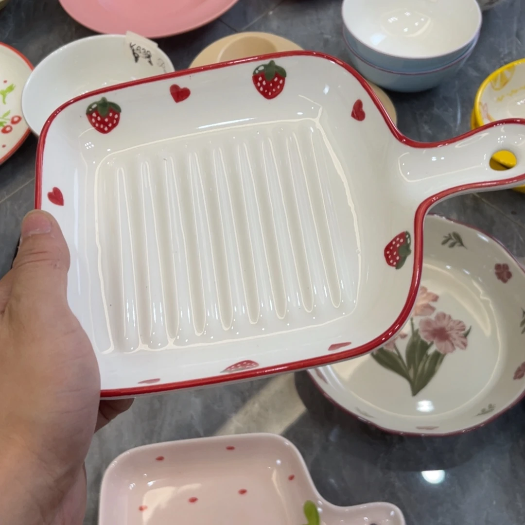 陶瓷微瑕餐具介意勿拍，满18飞！