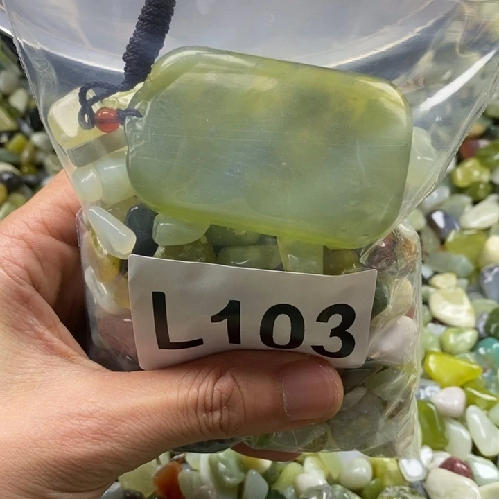 蛇纹石玉鱼缸石未镶嵌