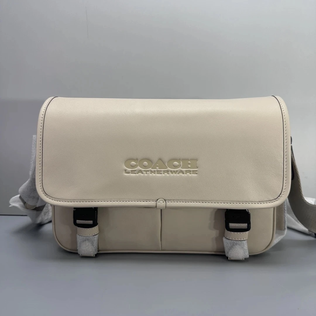99新 COACH/蔻驰 league29米白色剑桥包29*20*7cm EM082411