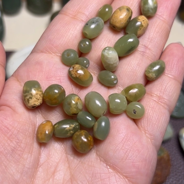 苗***店岫岩河磨玉（透闪石质玉）未镶嵌颈饰