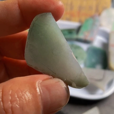 翡翠未镶嵌颈饰缅甸翡翠小明料一个