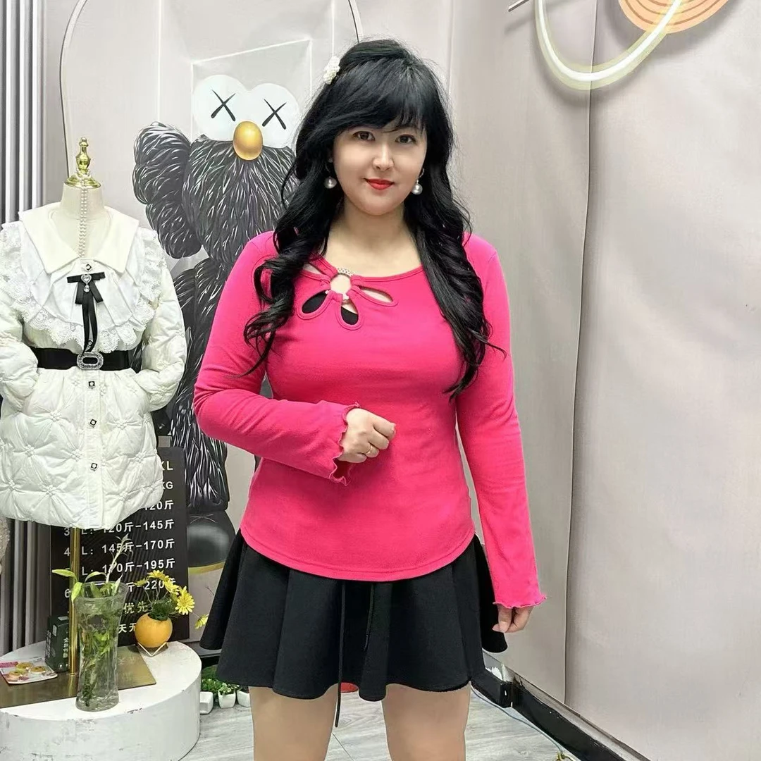 岚岚大码女装新品洋气甜美花朵镂空领显瘦百搭女神衫9785