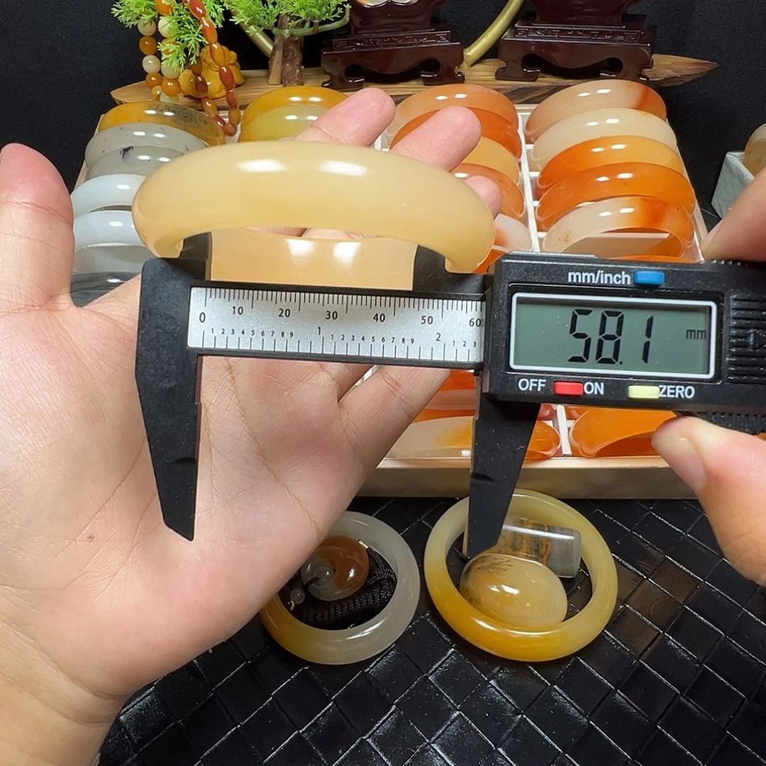 石英质玉（黄龙玉）未镶嵌手镯