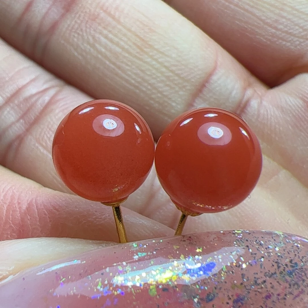 18K金镶嵌耳钉南红玛瑙