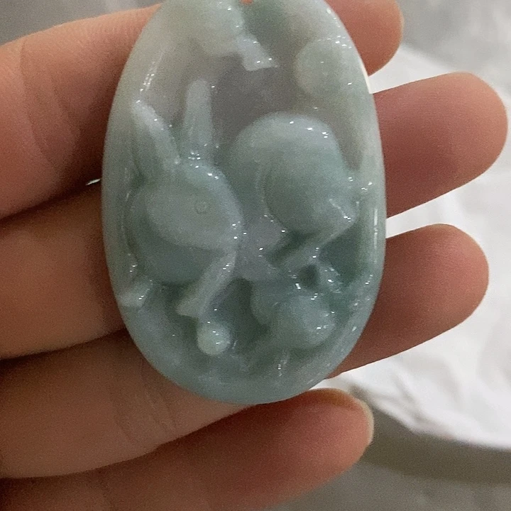 翡翠未镶嵌颈饰翡翠牌子