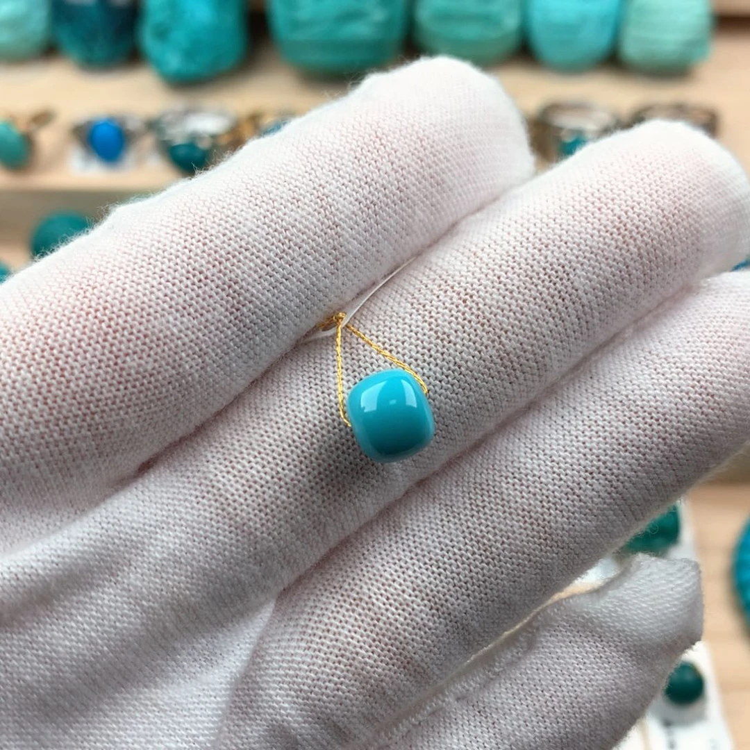 绿松石配饰未镶嵌8*7.4mm