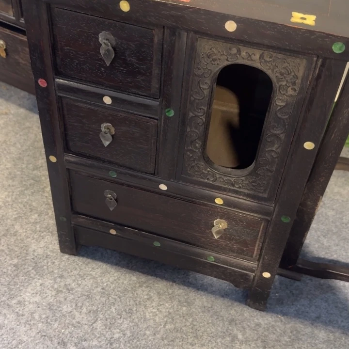 贡木柜子的的的的的