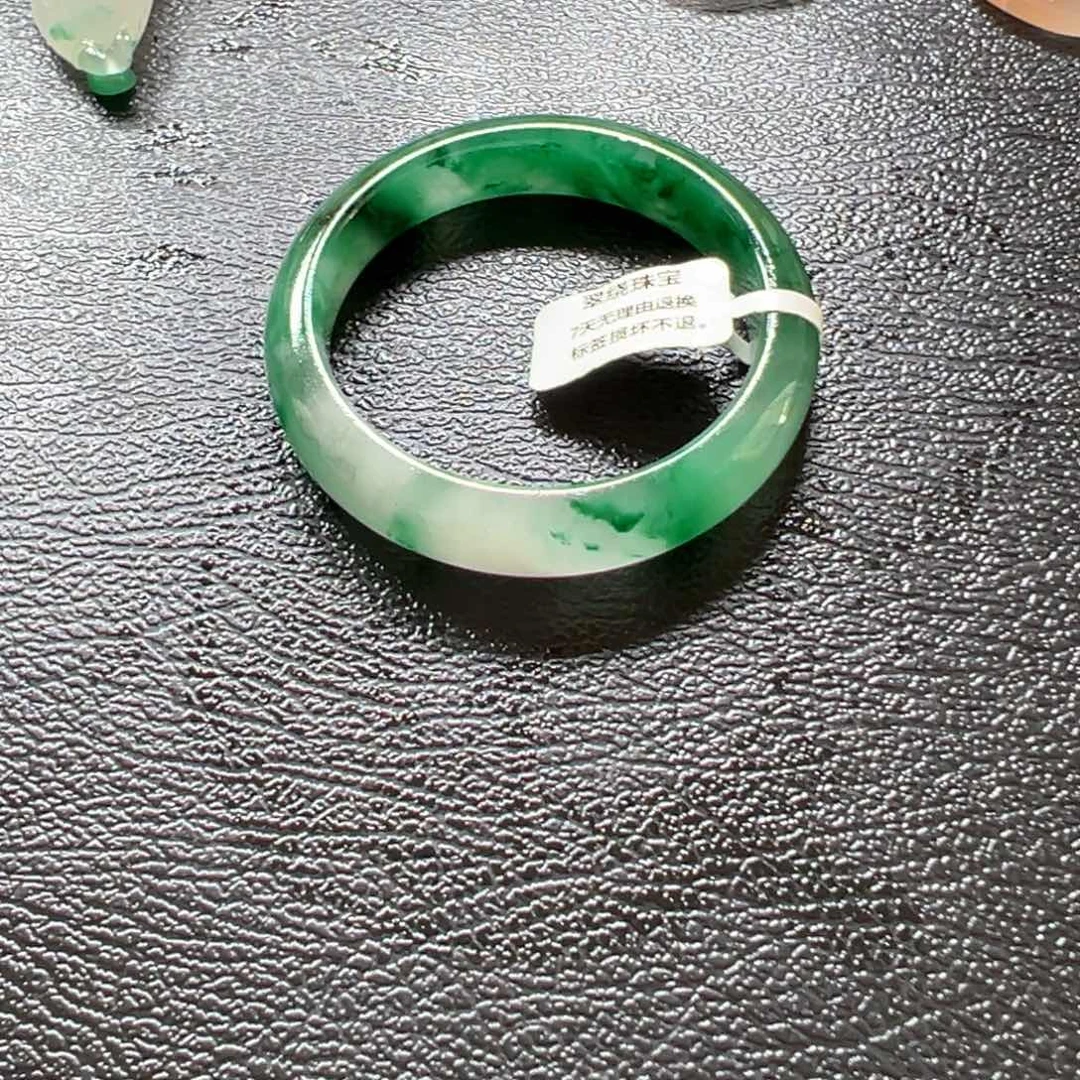 石英质玉（非洲翠）未镶嵌手镯