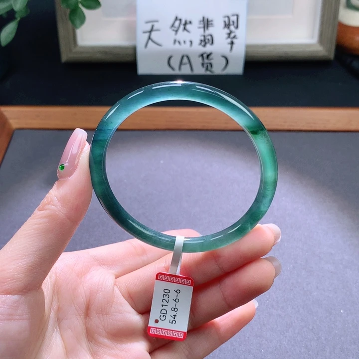 翡翠手镯未镶嵌天然翡翠手镯