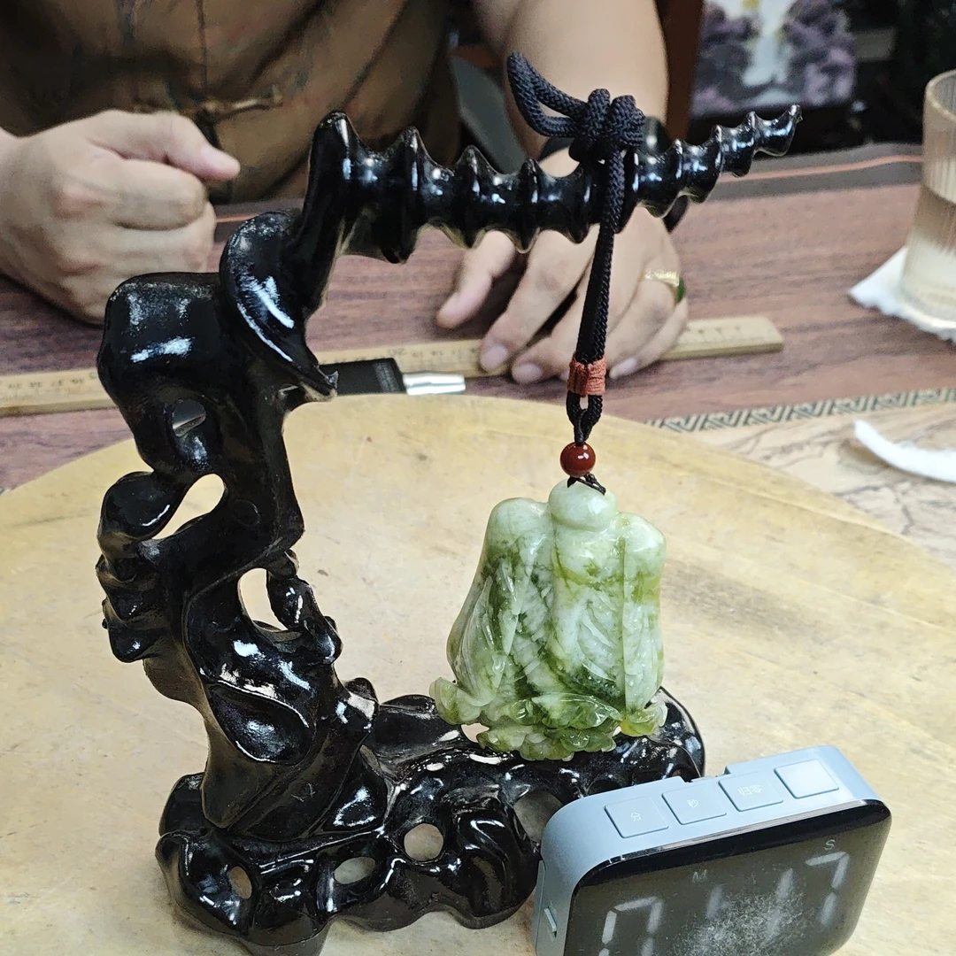 玉岫岩料手工雕刻居家装饰高端摆件一物一图1071