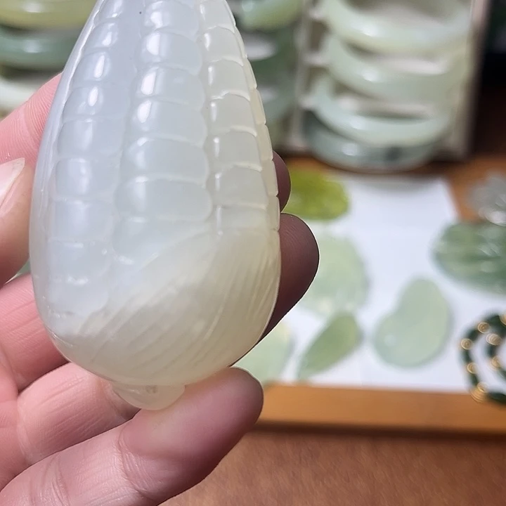 蛇纹石玉未镶嵌挂件