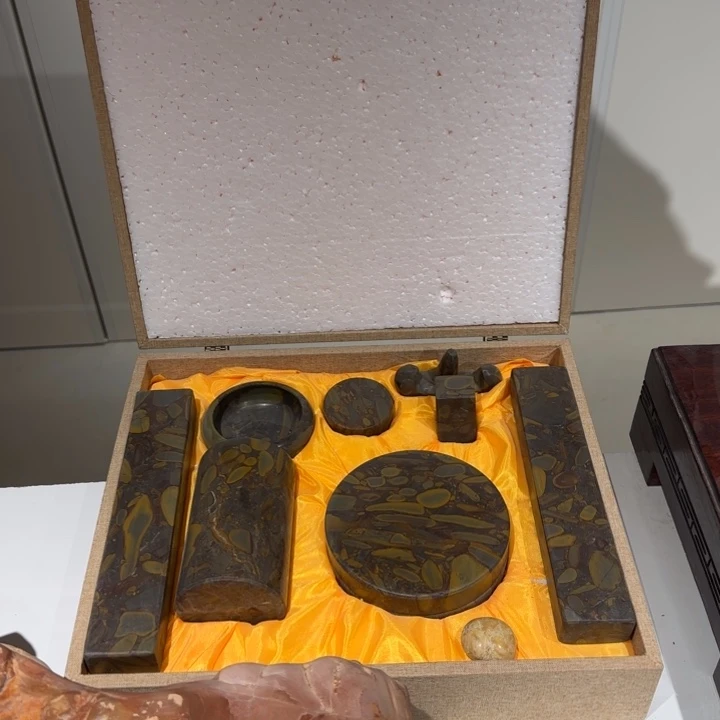 111111111左*11111111