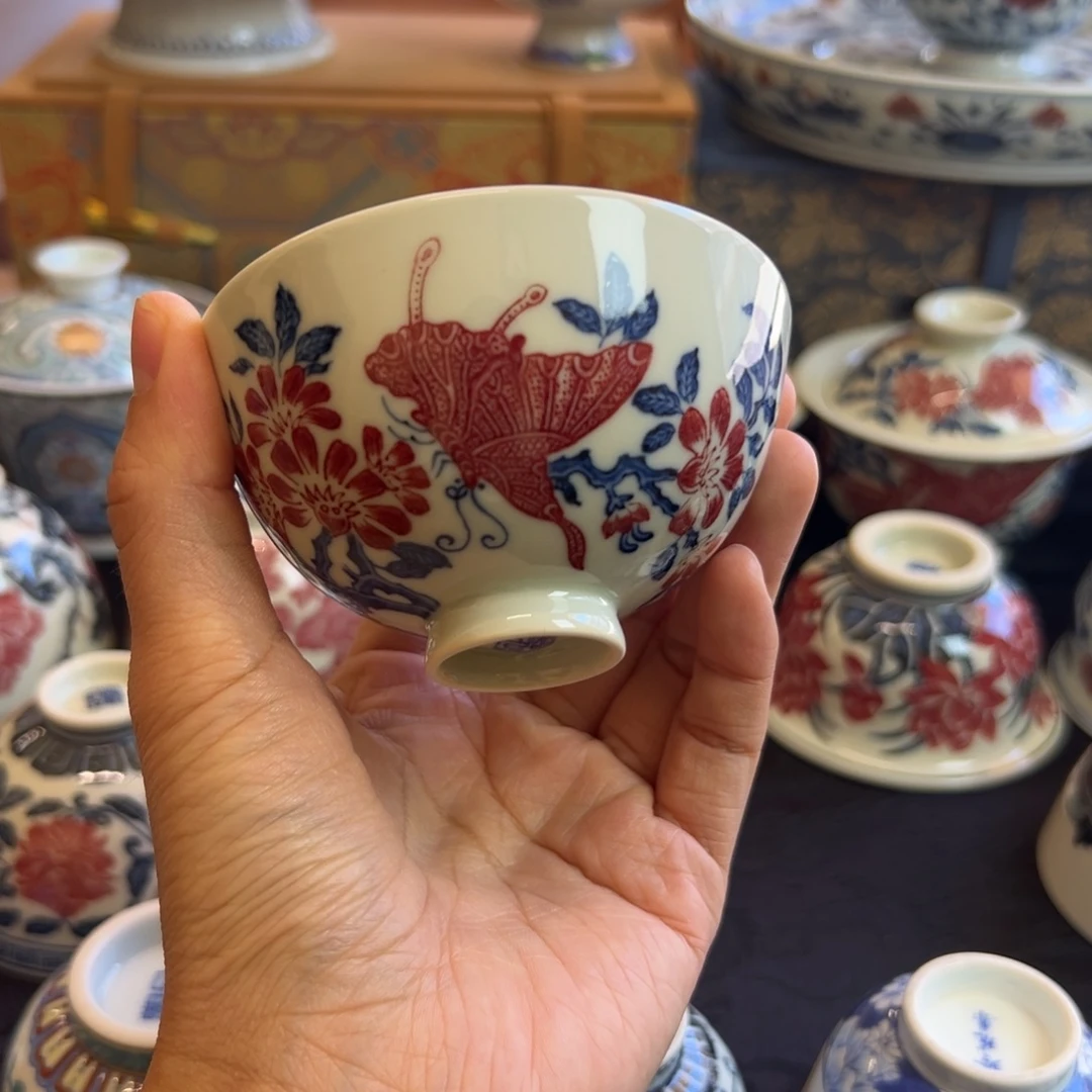 正绎堂釉里红蝴蝶鸡心