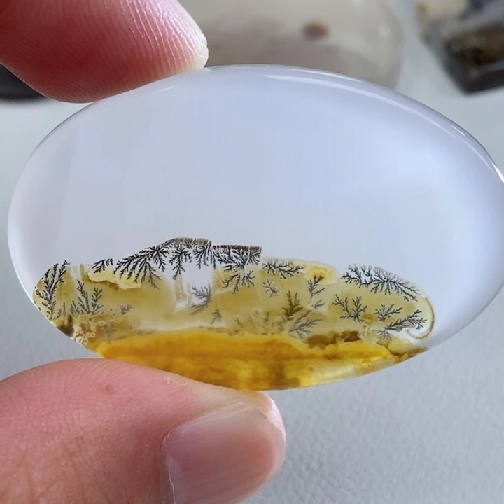 未镶嵌玛瑙/玉髓珠宝奇石山*子