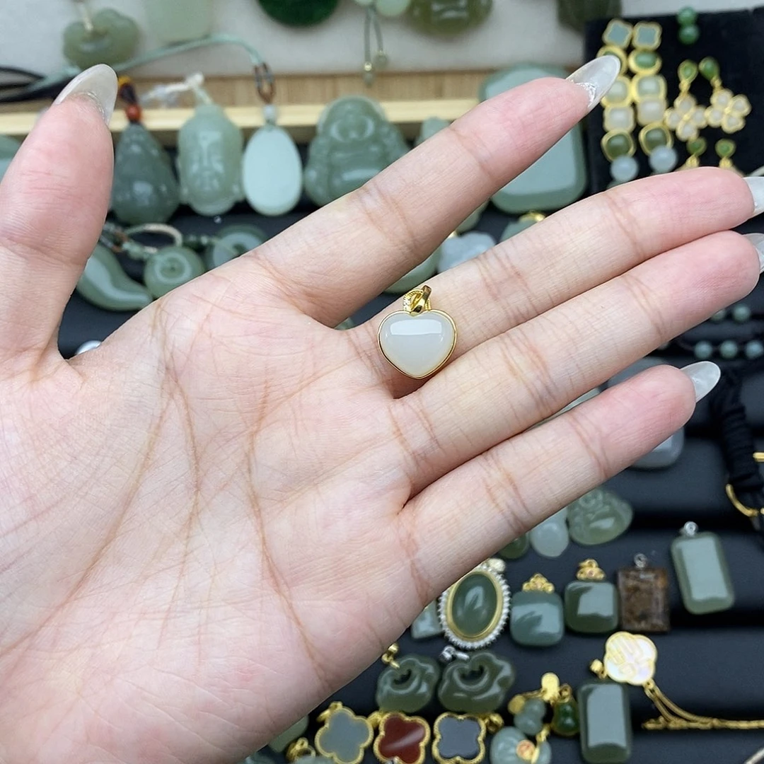 吊坠(赠链)银S925镶嵌和田玉