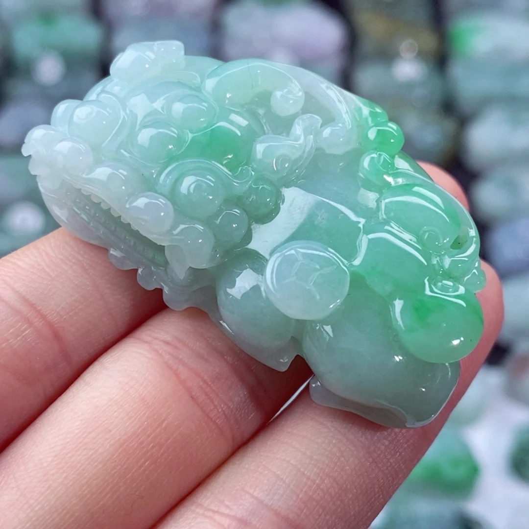 颈饰未镶嵌翡翠天然