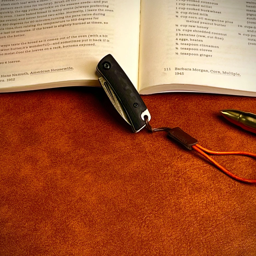 【手作】虎纹碳纤维无芯扭转大马户外口袋手工刀