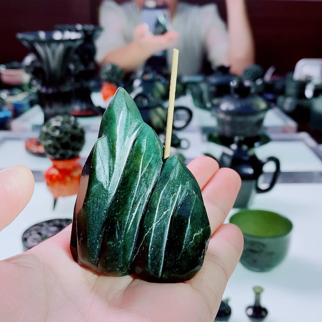 未镶嵌和田玉（青玉）摆件