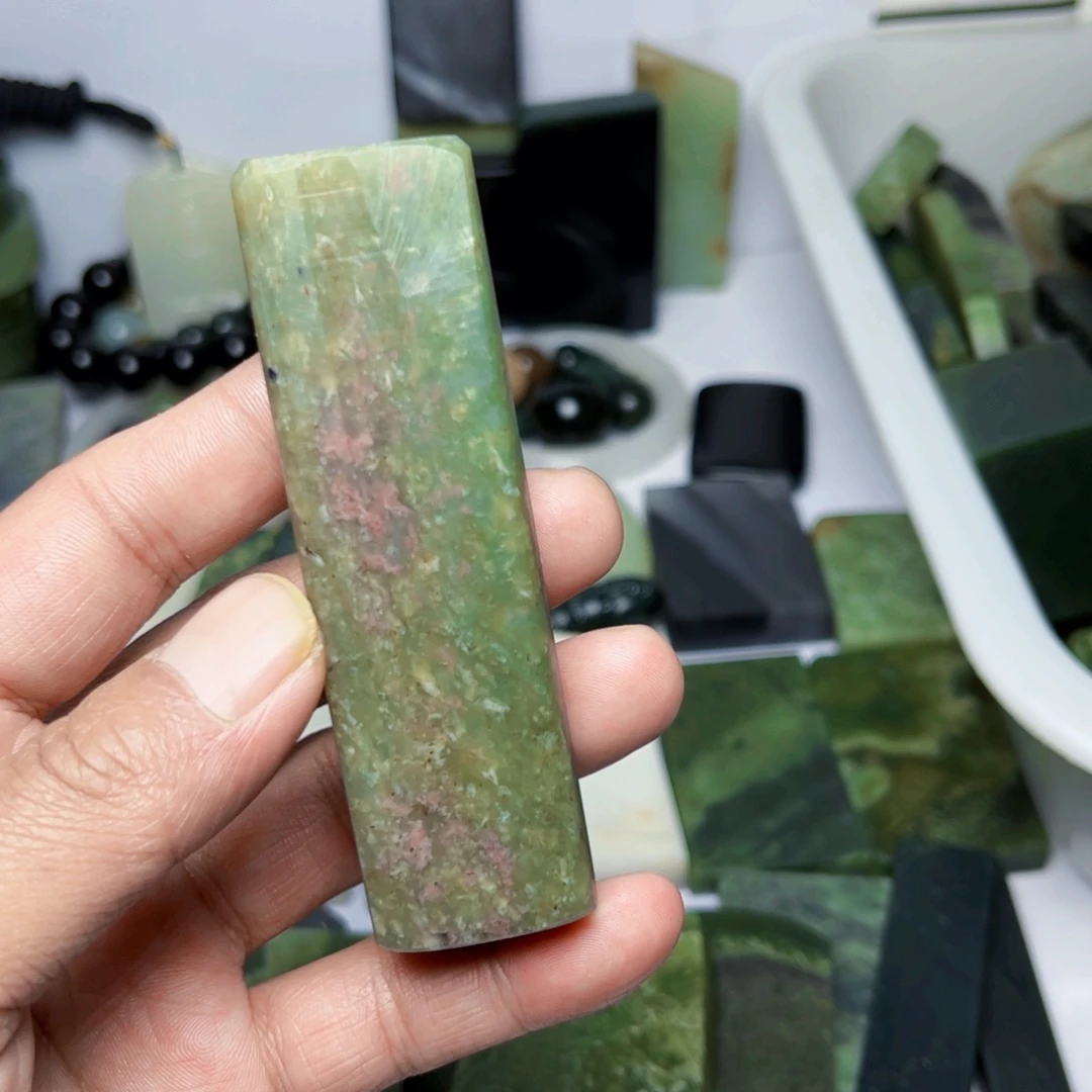 和田玉珠宝半成品未镶嵌神*行