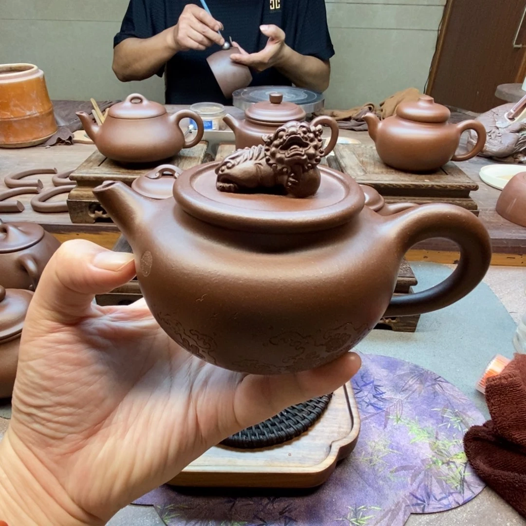 茶壶紫砂狮来运转壶（原矿底槽清260cc）
