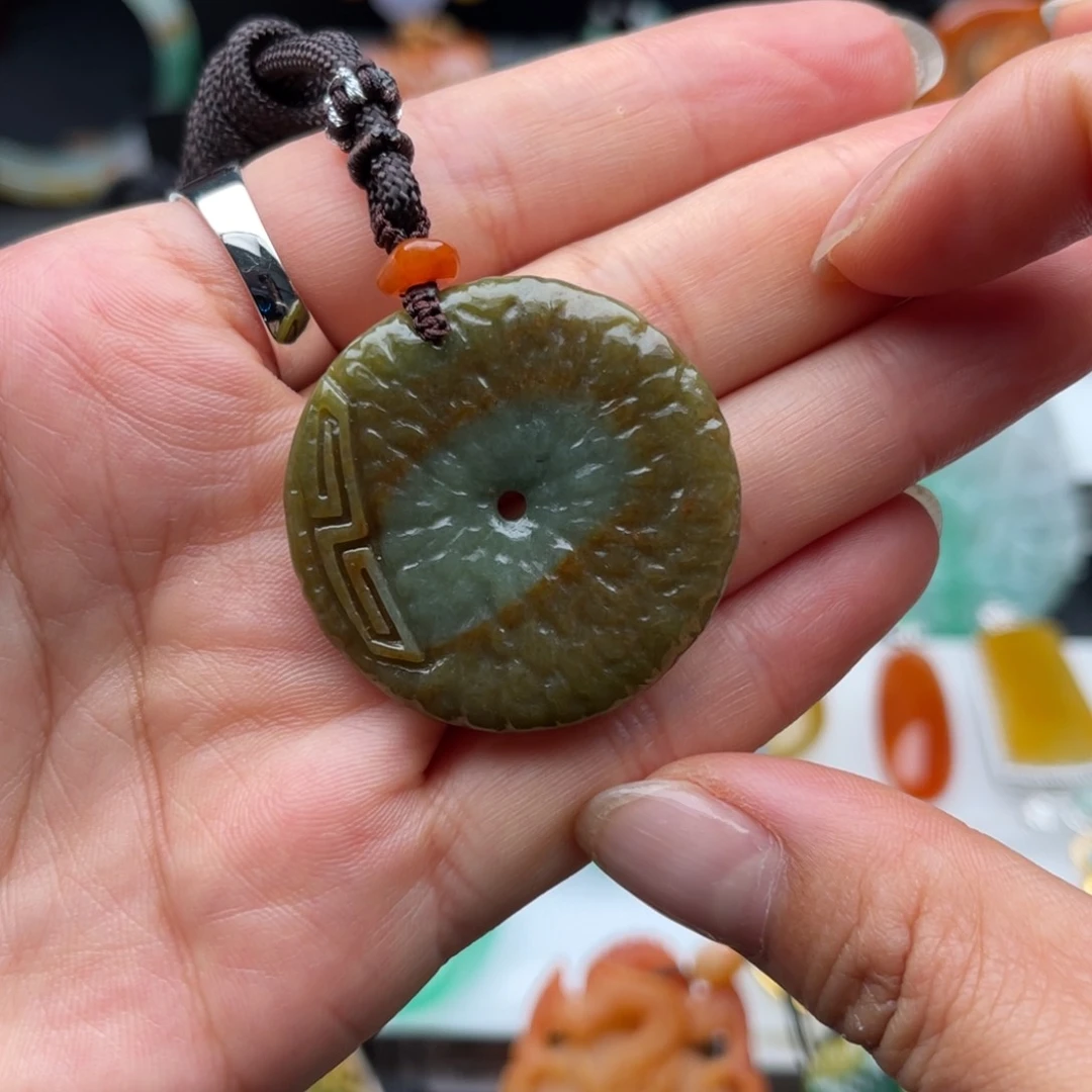 【闪购商品】翡翠未镶嵌颈饰