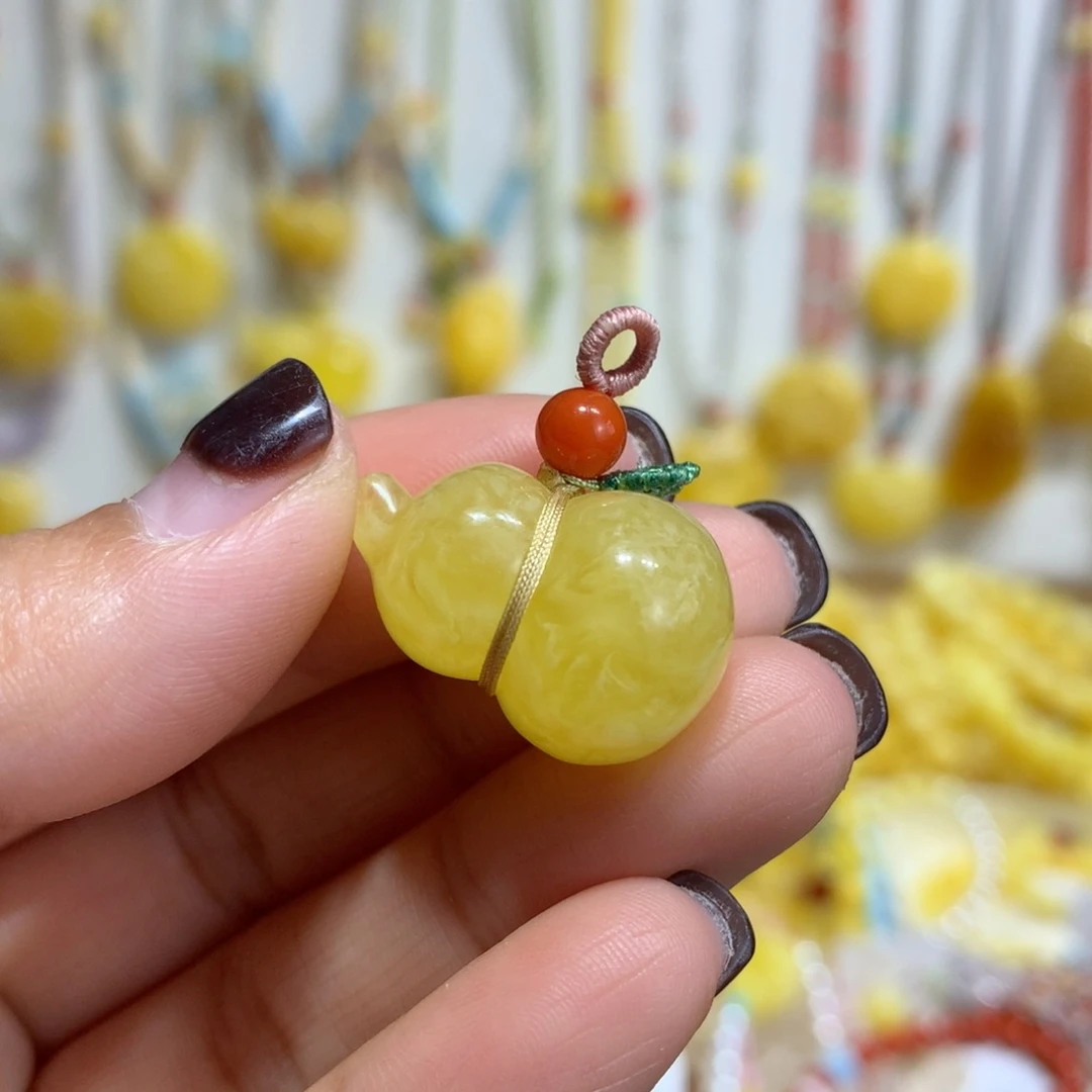 蜜蜡未镶嵌裸石配饰