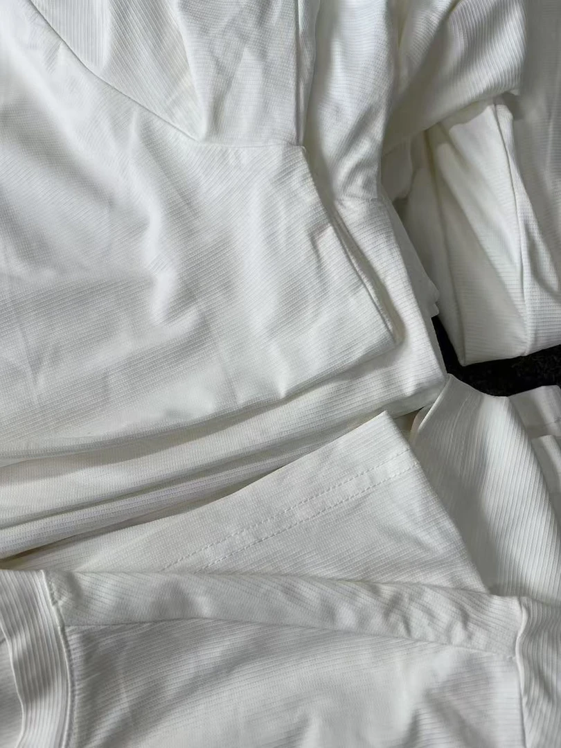 男款牛奶丝户外休闲衣白色针织短袖