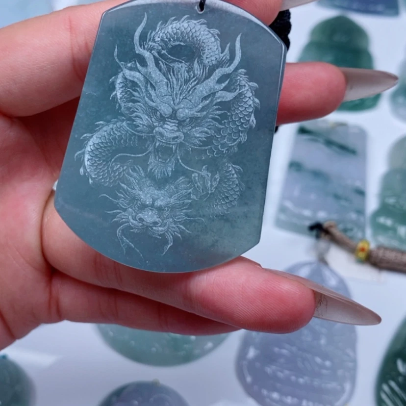 【闪购商品】翡翠未镶嵌颈饰