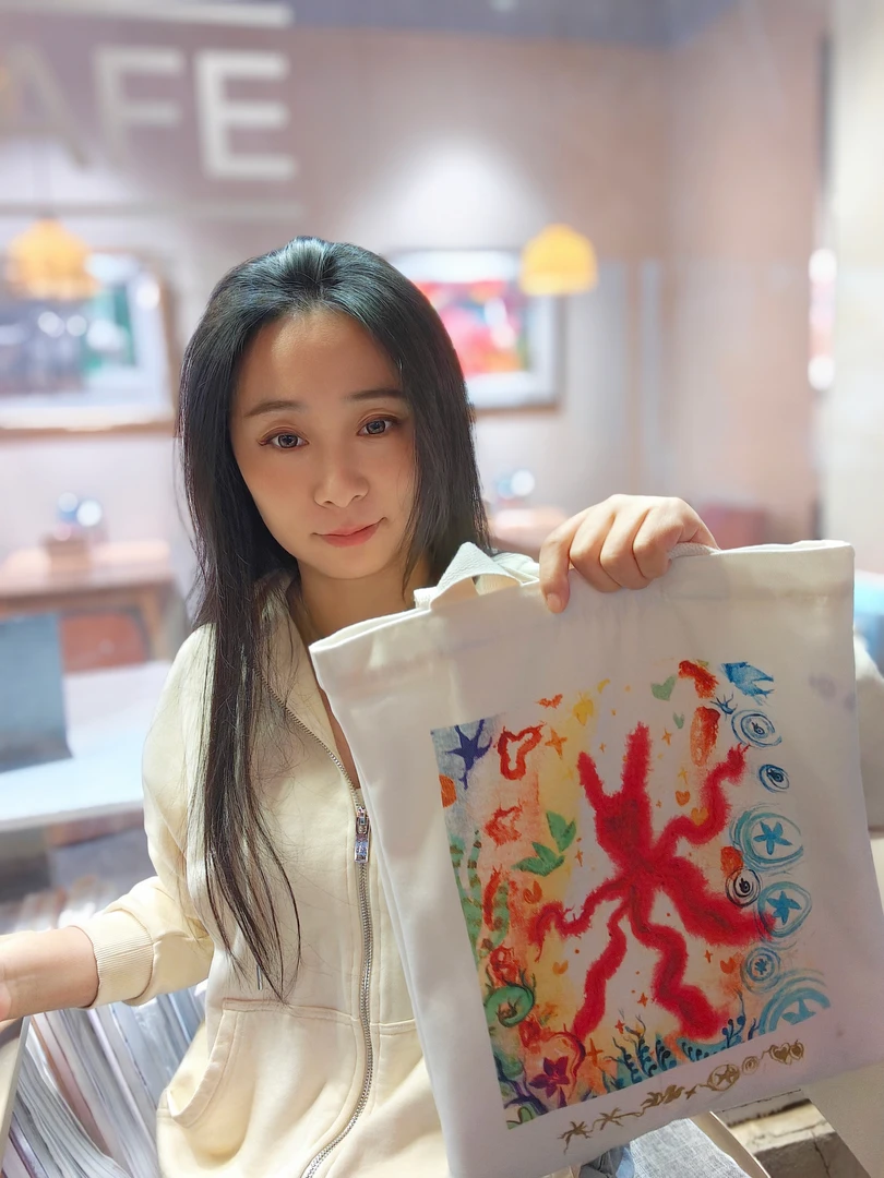 厚帆布包 双面图案 有拉链 有内袋 33x38厘米 小太阳与章鱼兔款