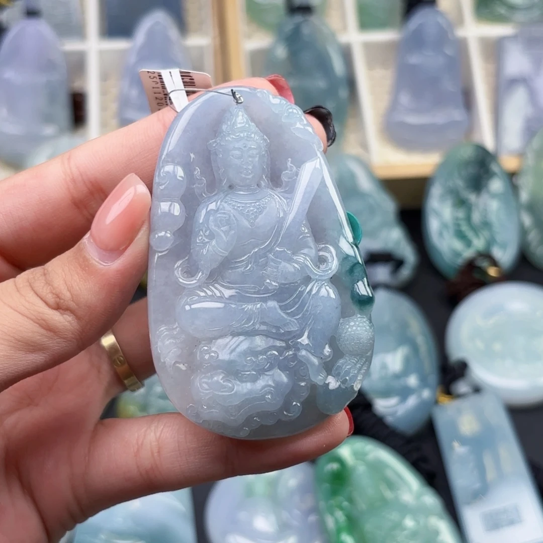南***战颈饰未镶嵌翡翠文殊