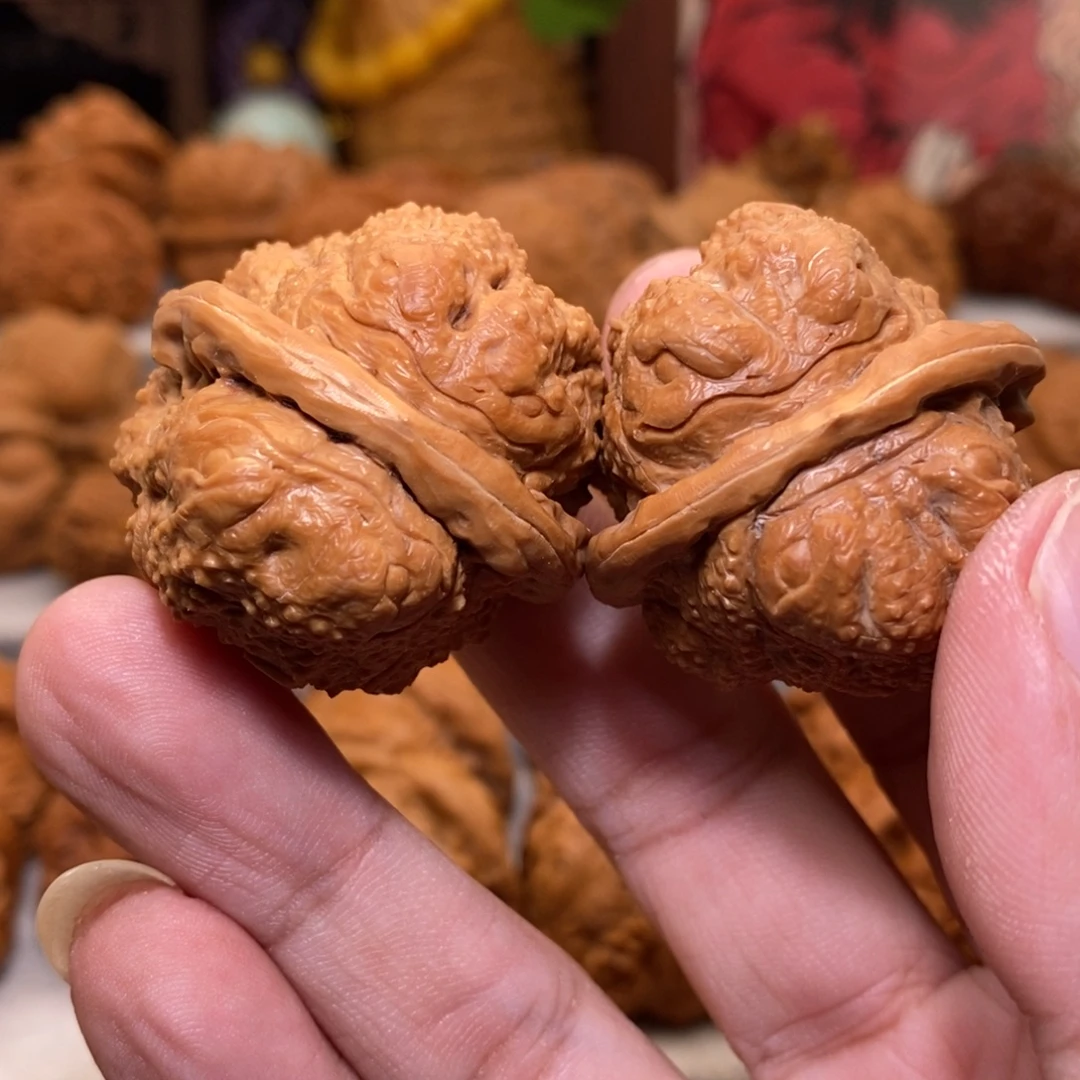 文玩核桃把件纯手工雕刻蛤蟆头