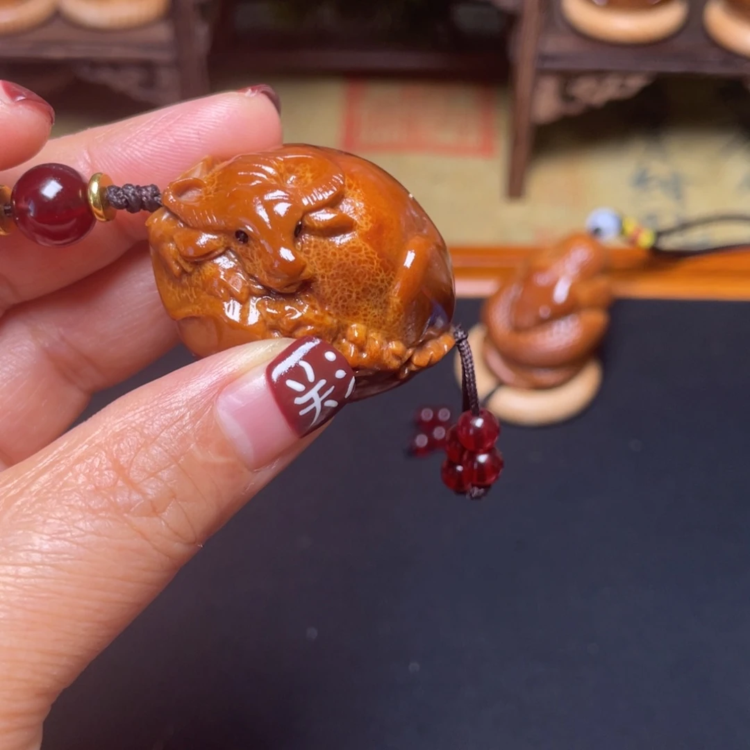 橄榄核吊坠牛掰穿配