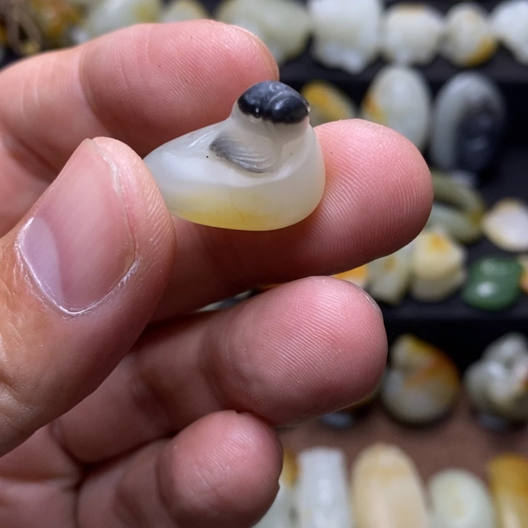 和田玉未镶嵌挂件