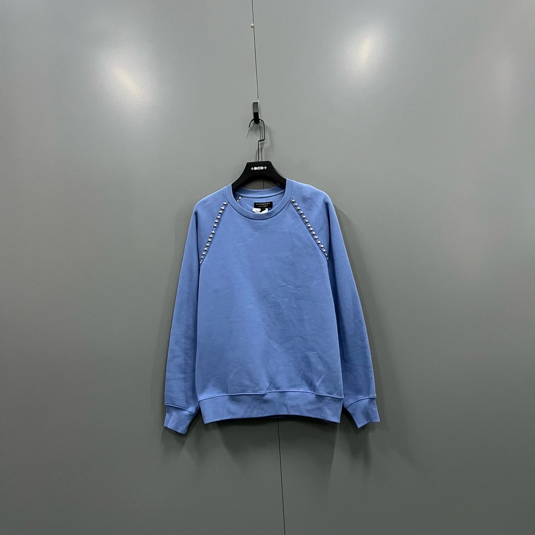 95新 BURBERRY/博柏利 jp911 017985 蓝色铆钉圆领卫衣 L码