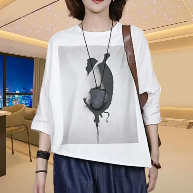 2025夏季宽松印花半袖t恤女士休闲气质圆领设计时尚显瘦薄款小衫