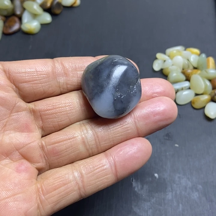 用***杨和田玉（糖玉）未镶嵌珠宝奇石