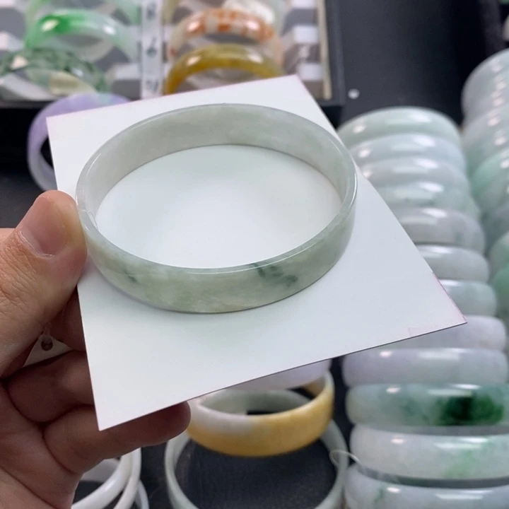 未镶嵌手镯翡翠公主