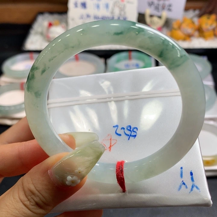 翡翠手镯未镶嵌3号有纹裂