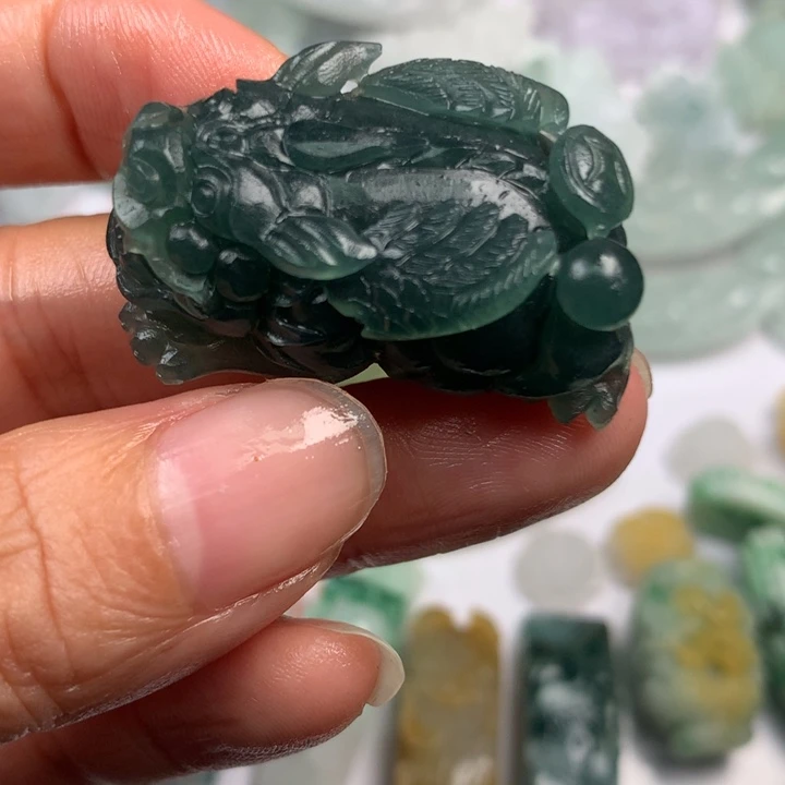 定制翡翠未镶嵌翡翠