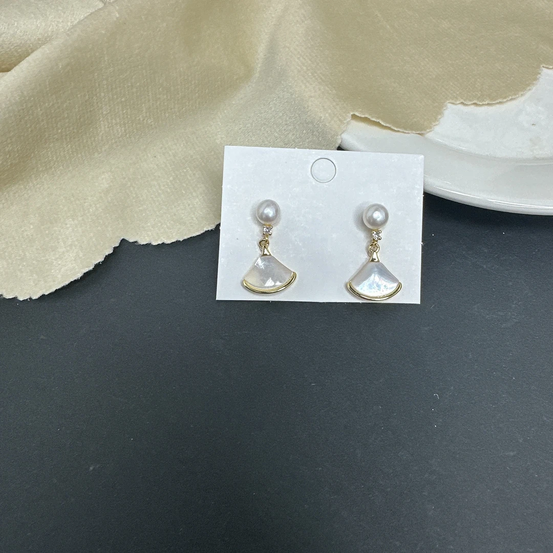 天然淡水珍珠302#白色小裙子珍珠耳环