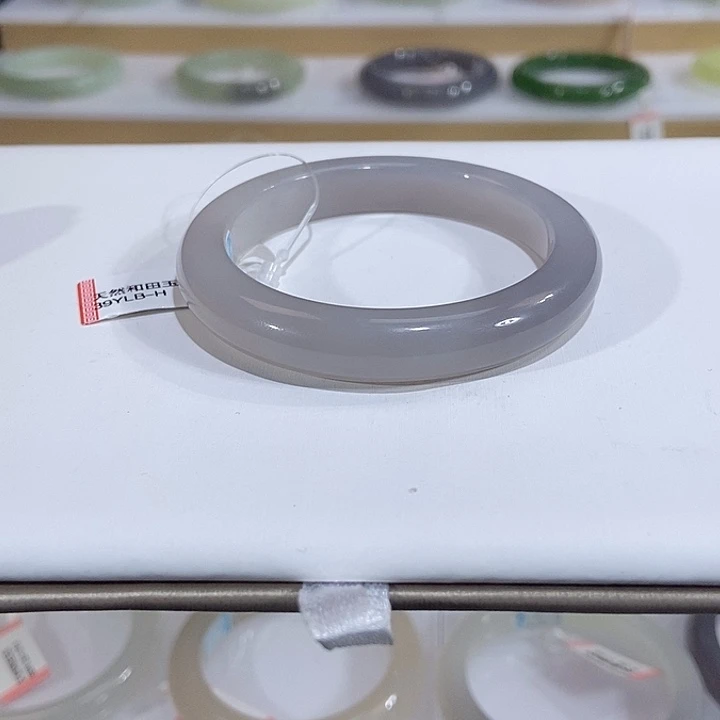 和田玉未镶嵌手镯妮 渐变紫