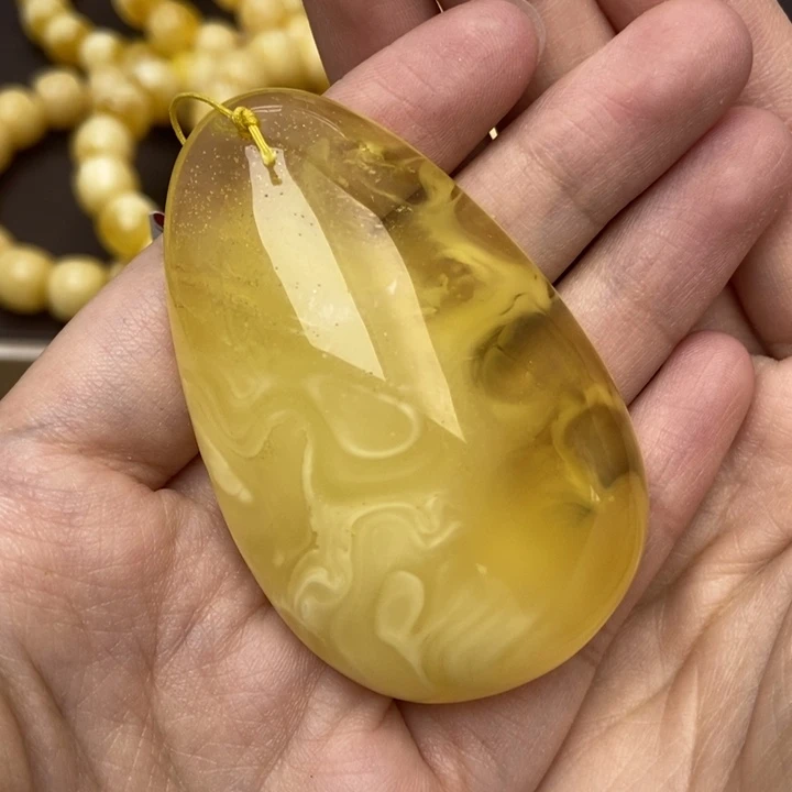 琥珀未镶嵌珠宝奇石