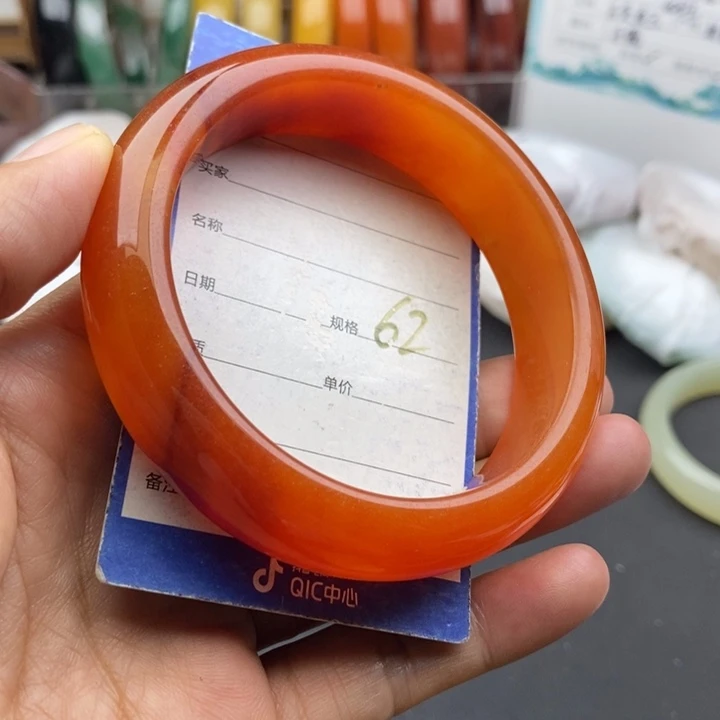 未镶嵌手镯石英质玉