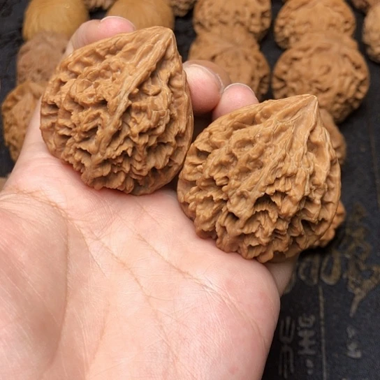 文玩核桃吊坠40圣火令