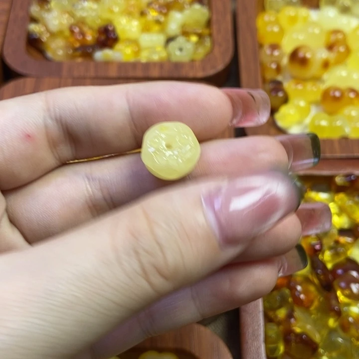 琥珀未镶嵌珠宝奇石甜甜圈