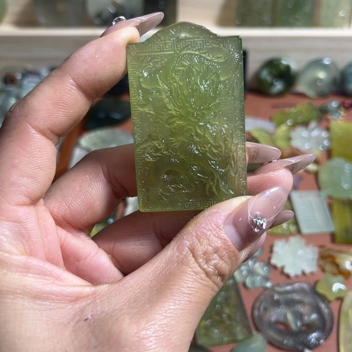 蛇纹石玉合金颈饰