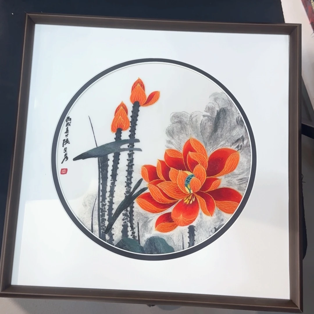 刺绣手工苏绣30直径红荷