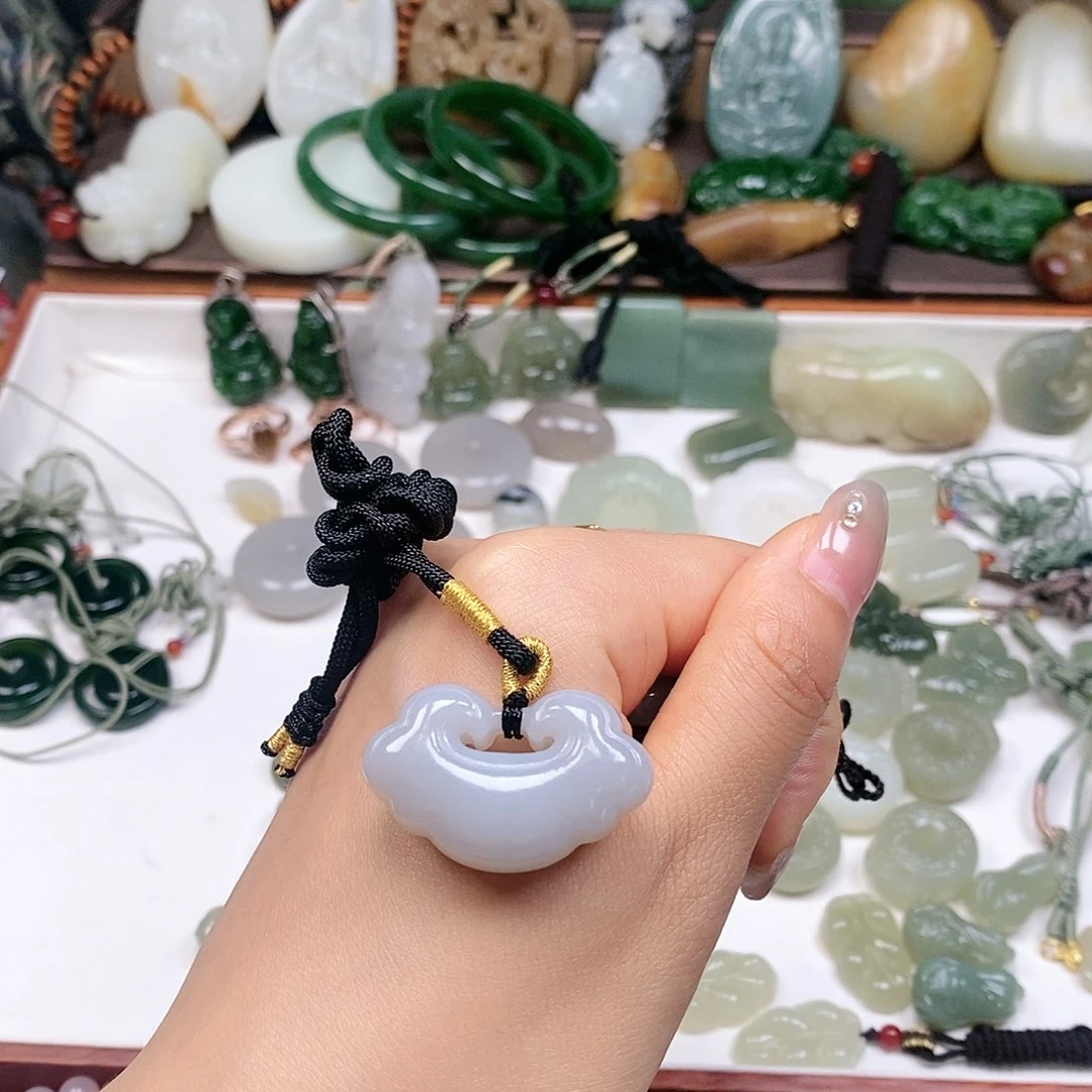 和田玉手镯未镶嵌闪*靓