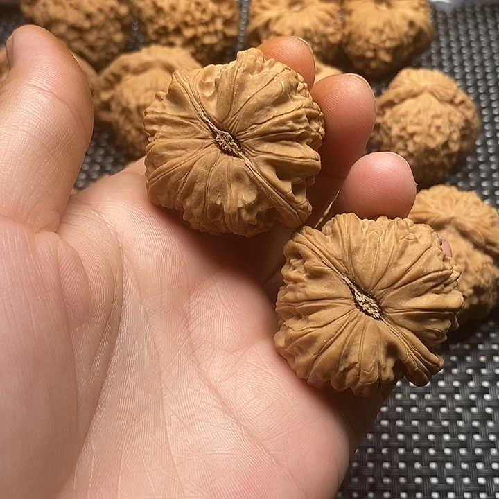 猛****文玩核桃吊坠核桃